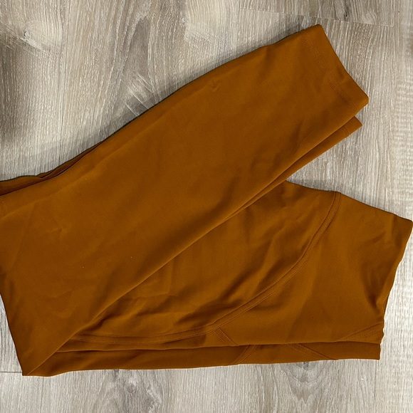 Lulu Lemon Instill High rise, size 4 - Picture 3 of 4